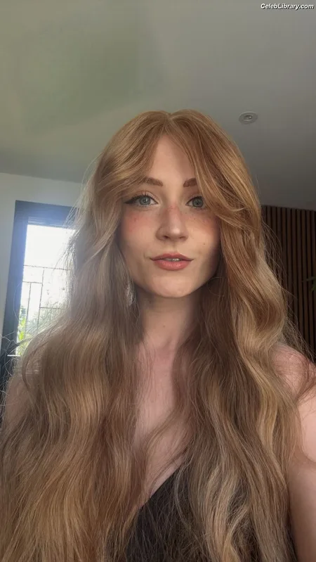 Janet Devlin photo 15 of 288