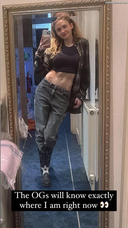 Janet Devlin photo 6 of 288