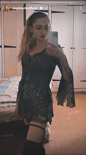 Janet Devlin photo 7 of 288