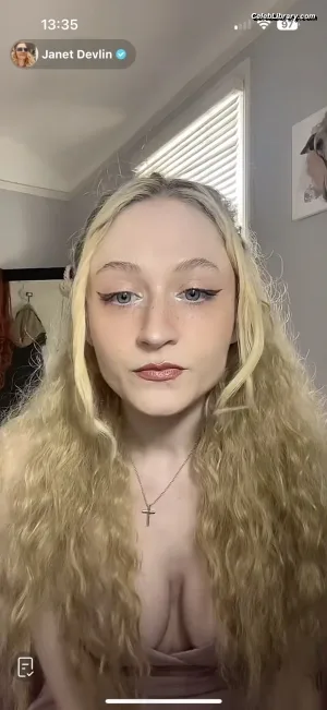 Janet Devlin photo 8 of 288