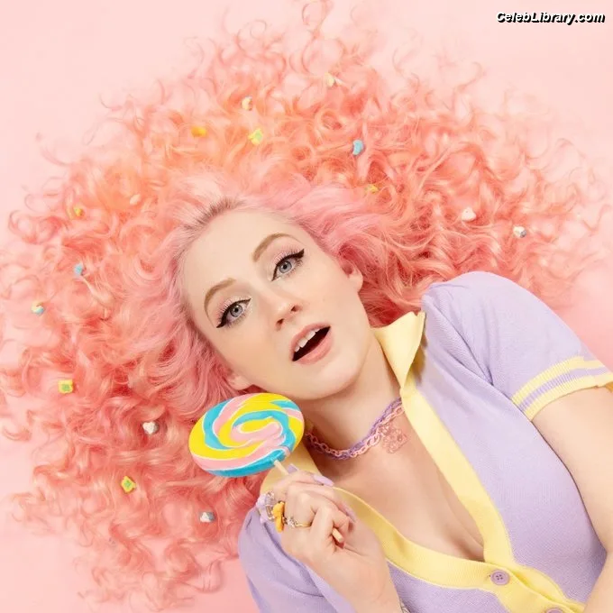 Janet Devlin photo 13 of 288