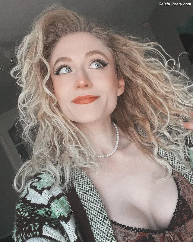 Janet Devlin photo 21 of 288