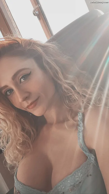 Janet Devlin photo 20 of 288