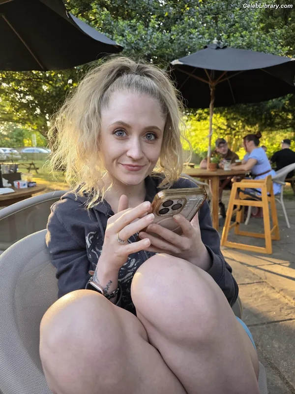 Janet Devlin photo 12 of 288