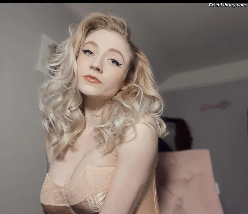 Janet Devlin photo 23 of 288