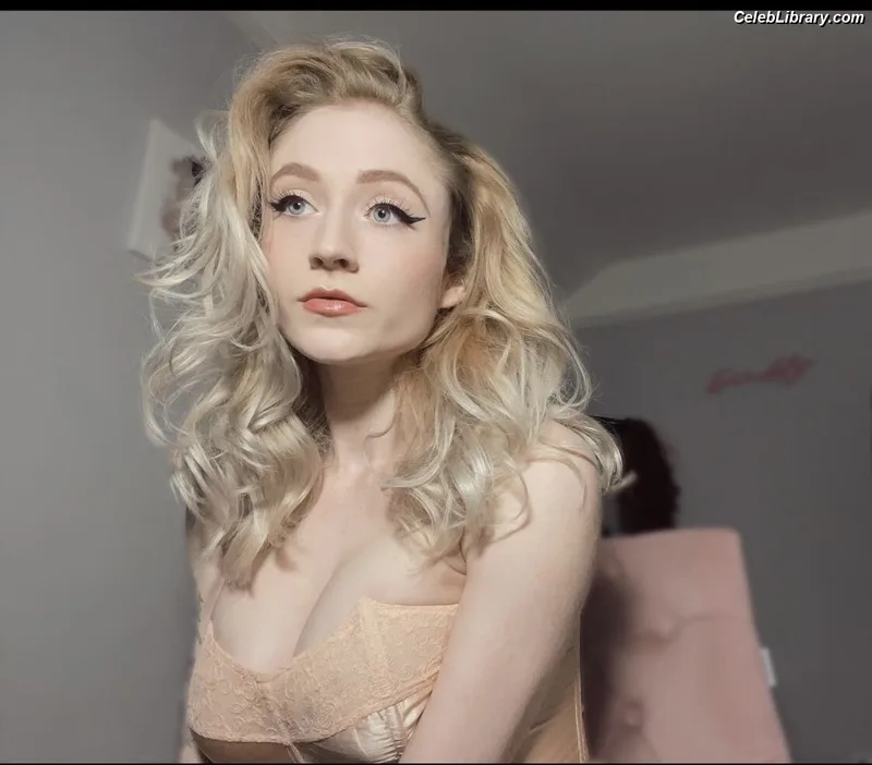 Janet Devlin photo 2 of 288