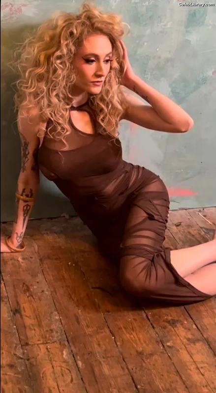 Janet Devlin photo 10 of 288