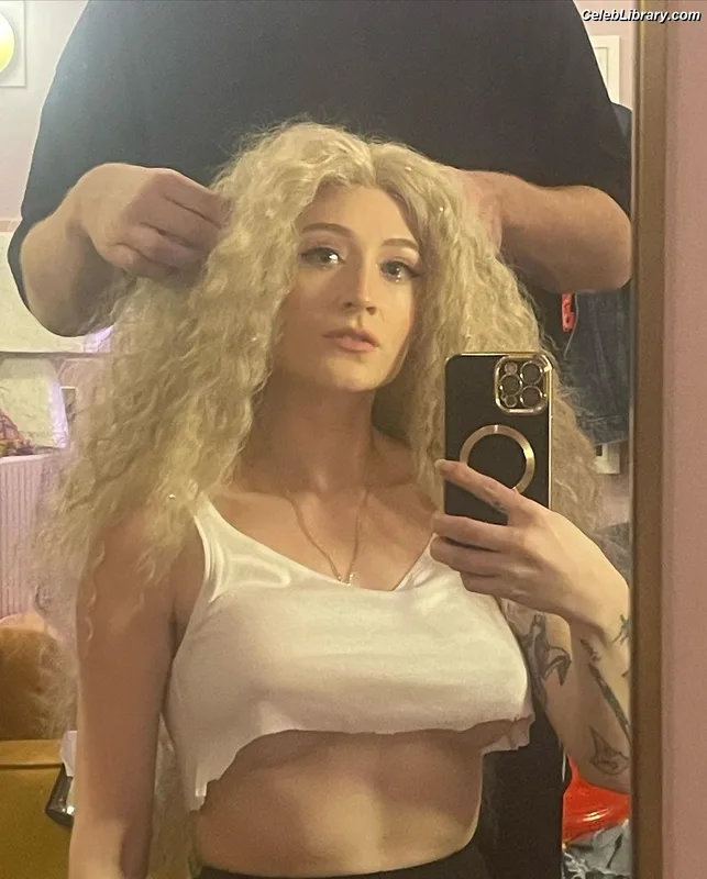 Janet Devlin photo 14 of 288