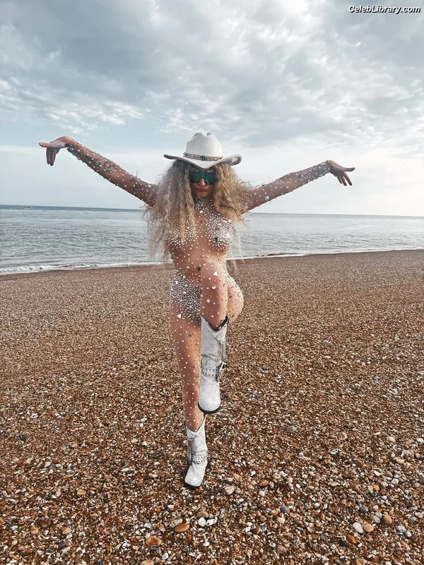 Janet Devlin photo 18 of 288