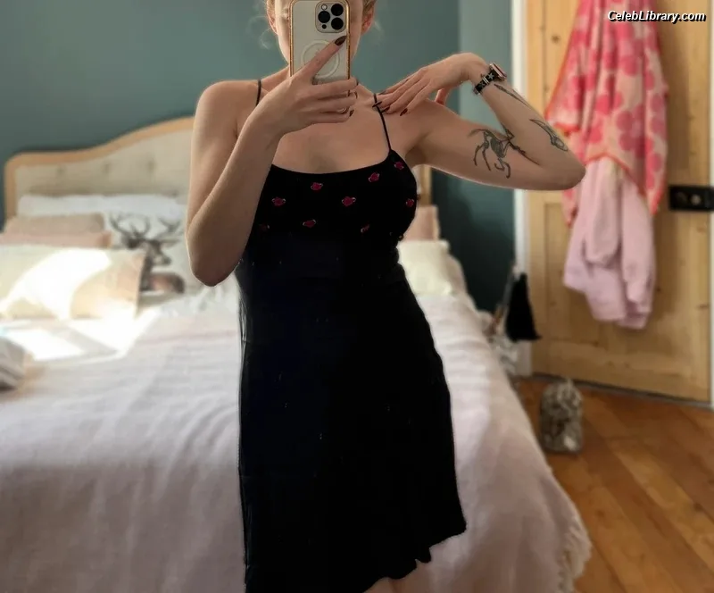 Janet Devlin photo 22 of 288