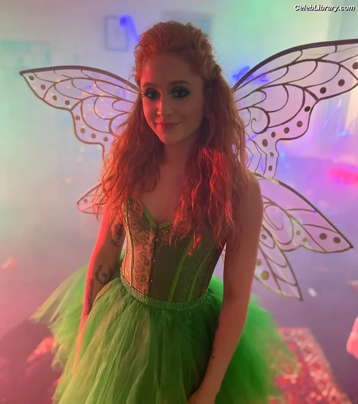 Janet Devlin photo 11 of 288