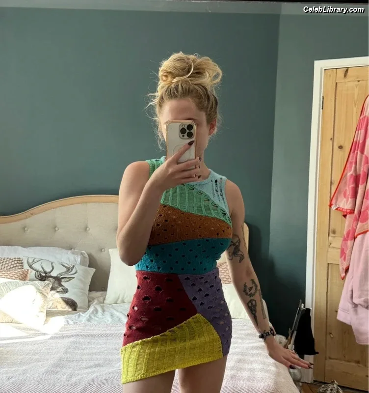 Janet Devlin photo 24 of 288