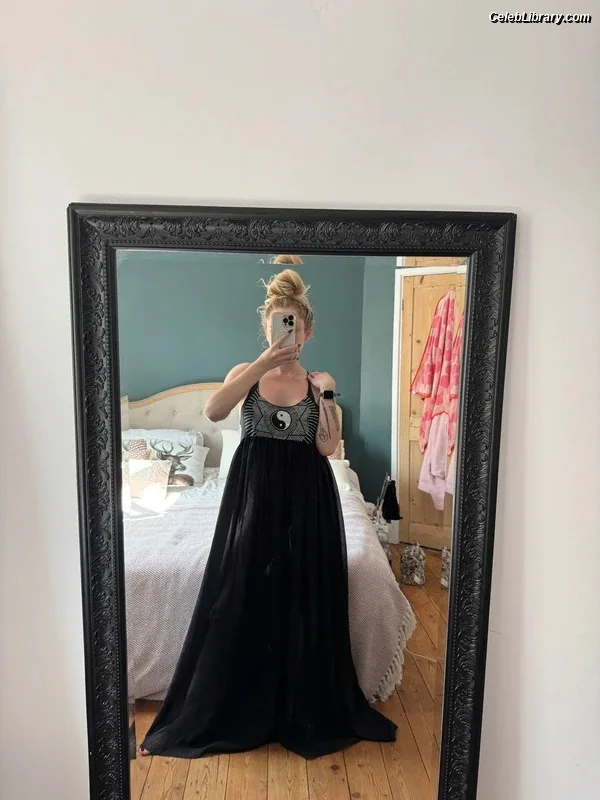Janet Devlin photo 4 of 288