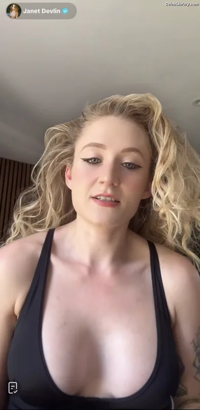 Janet Devlin photo 16 of 288