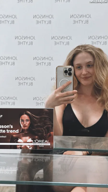 Janet Devlin photo 22 of 288