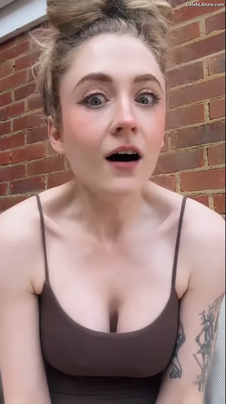 Janet Devlin photo 3 of 288