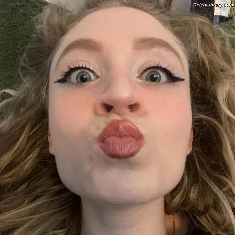 Janet Devlin photo 15 of 288