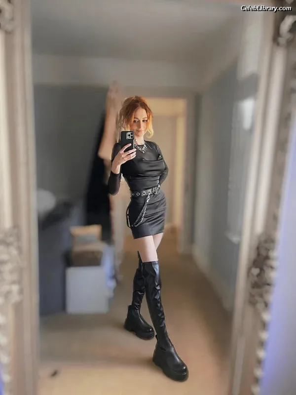 Janet Devlin photo 6 of 288