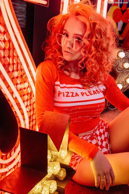 Janet Devlin photo 19 of 288