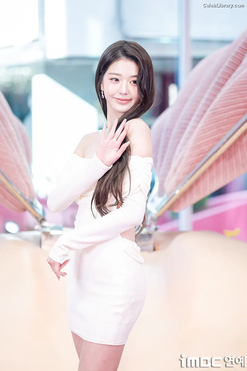 Jang Won-young  장원영 WONYOUNG photo 13 of 5845