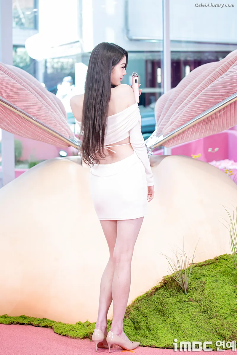 Jang Won-young  장원영 WONYOUNG photo 19 of 5845