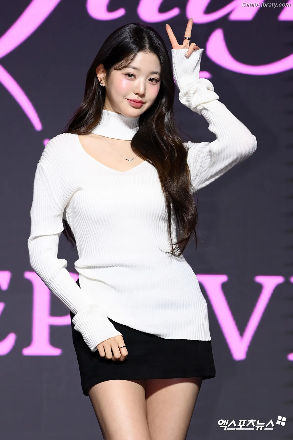 Jang Won-young  장원영 WONYOUNG photo 7 of 5845