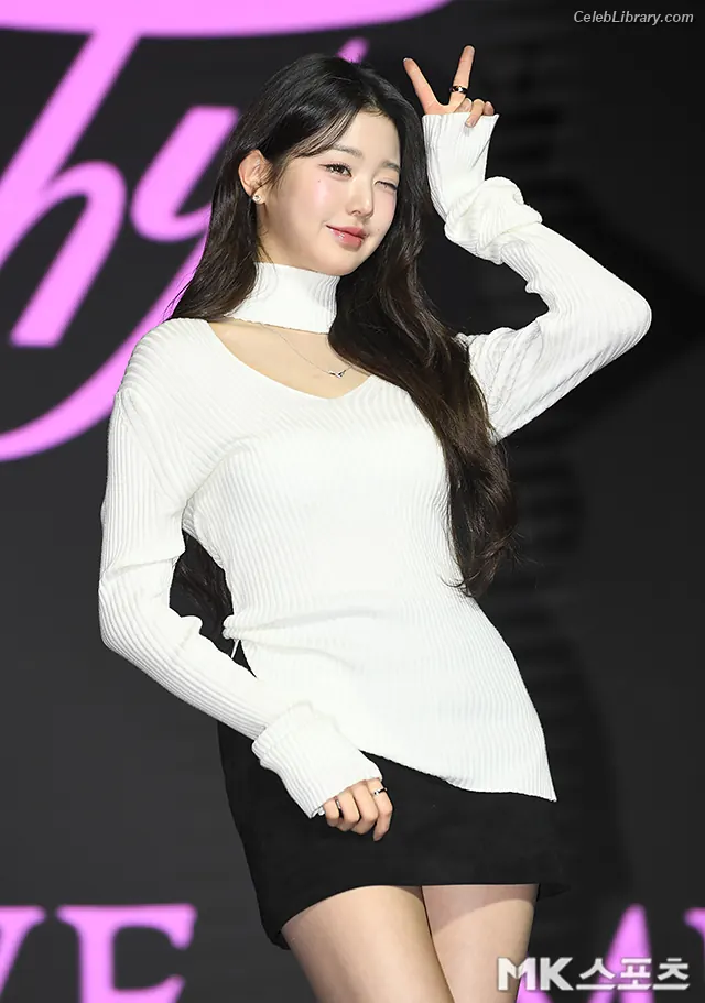 Jang Won-young  장원영 WONYOUNG photo 8 of 5845