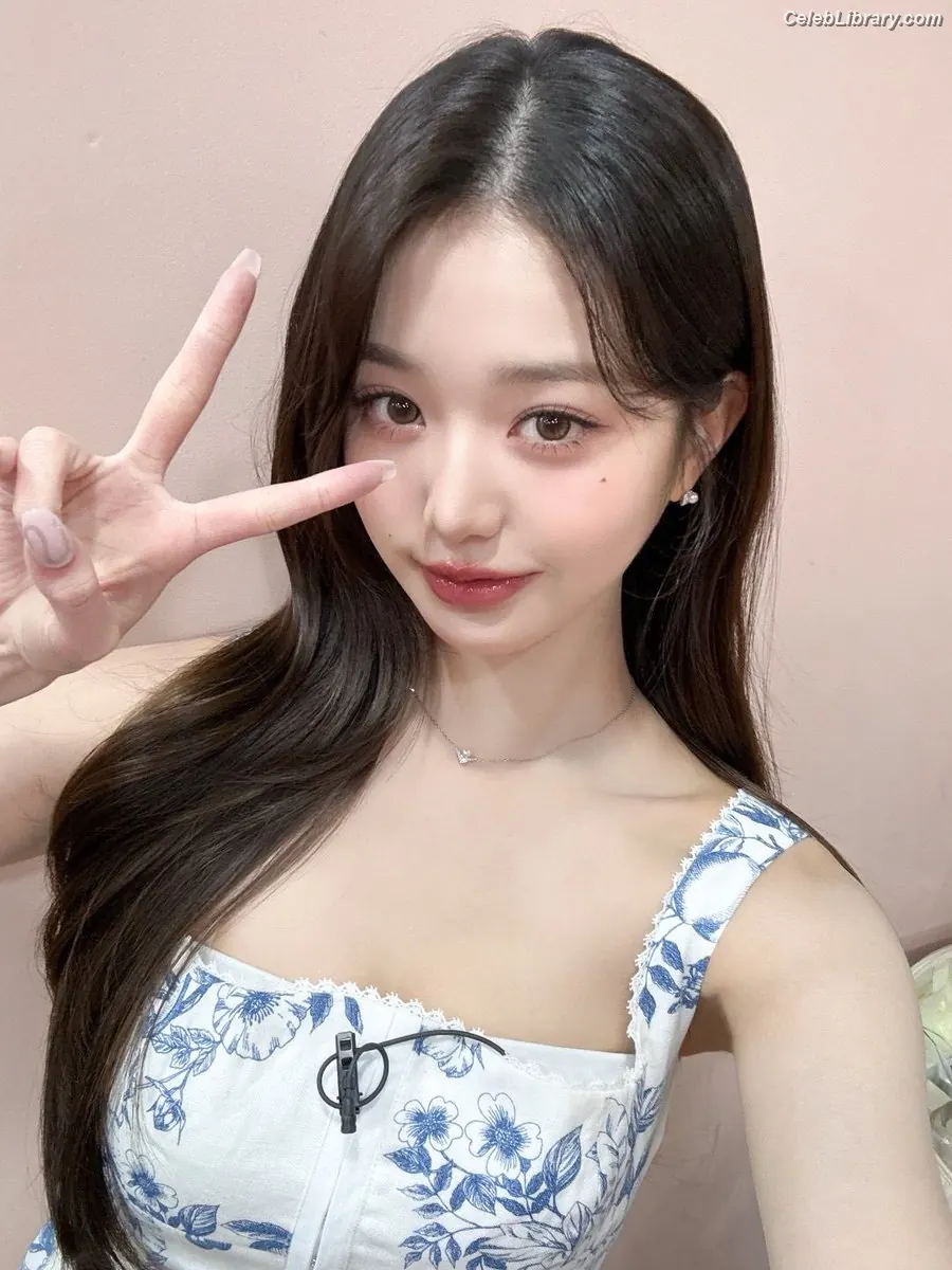 Jang Won-young  장원영 WONYOUNG photo 3 of 5845