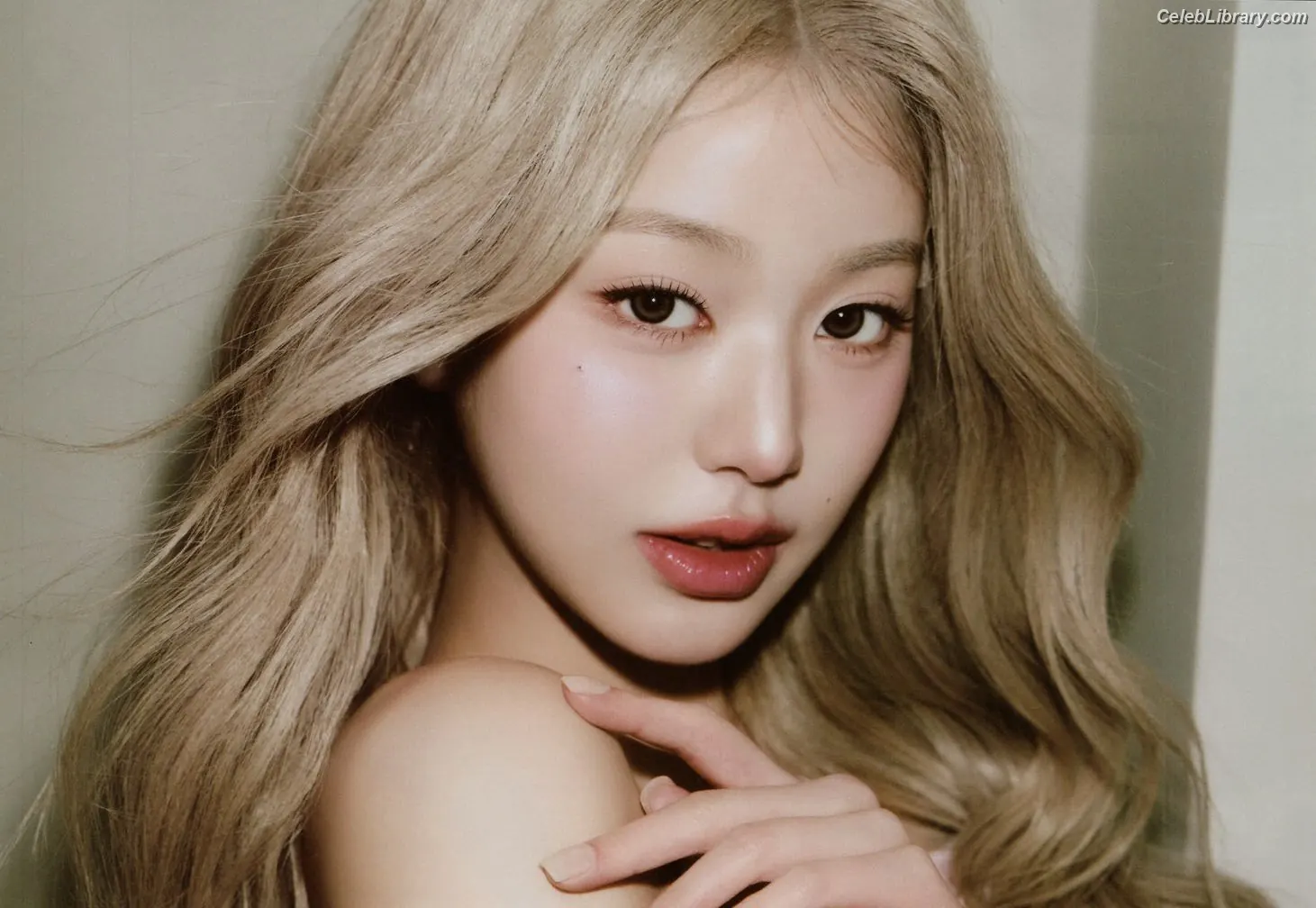Jang Won-young  장원영 WONYOUNG photo 8 of 5845