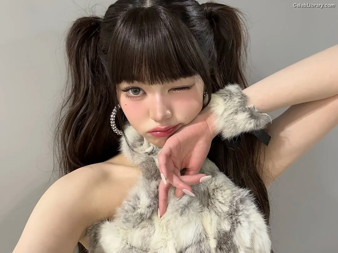 Jang Won-young  장원영 WONYOUNG photo 4 of 5845