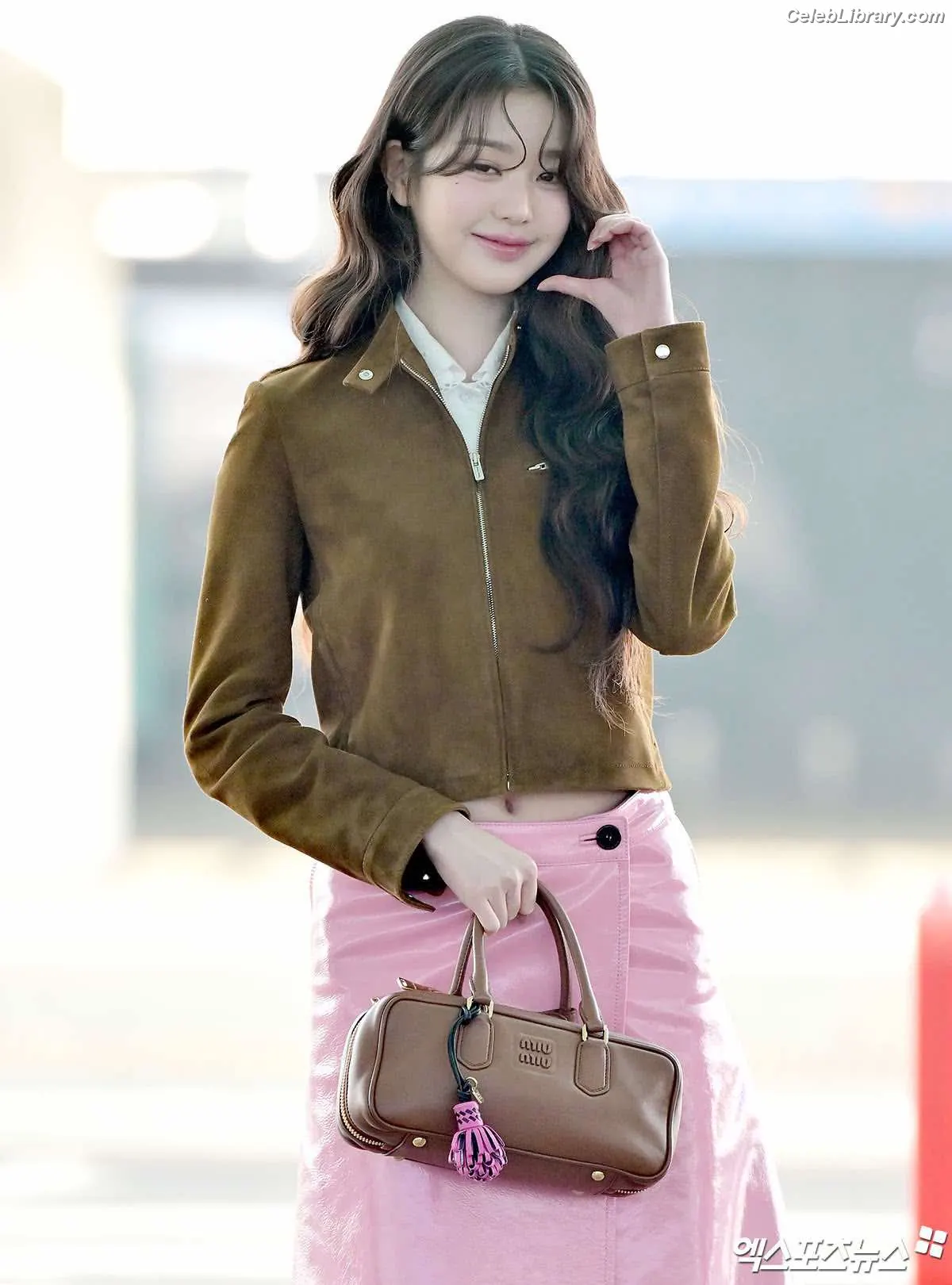 Jang Won-young  장원영 WONYOUNG photo 3 of 5845