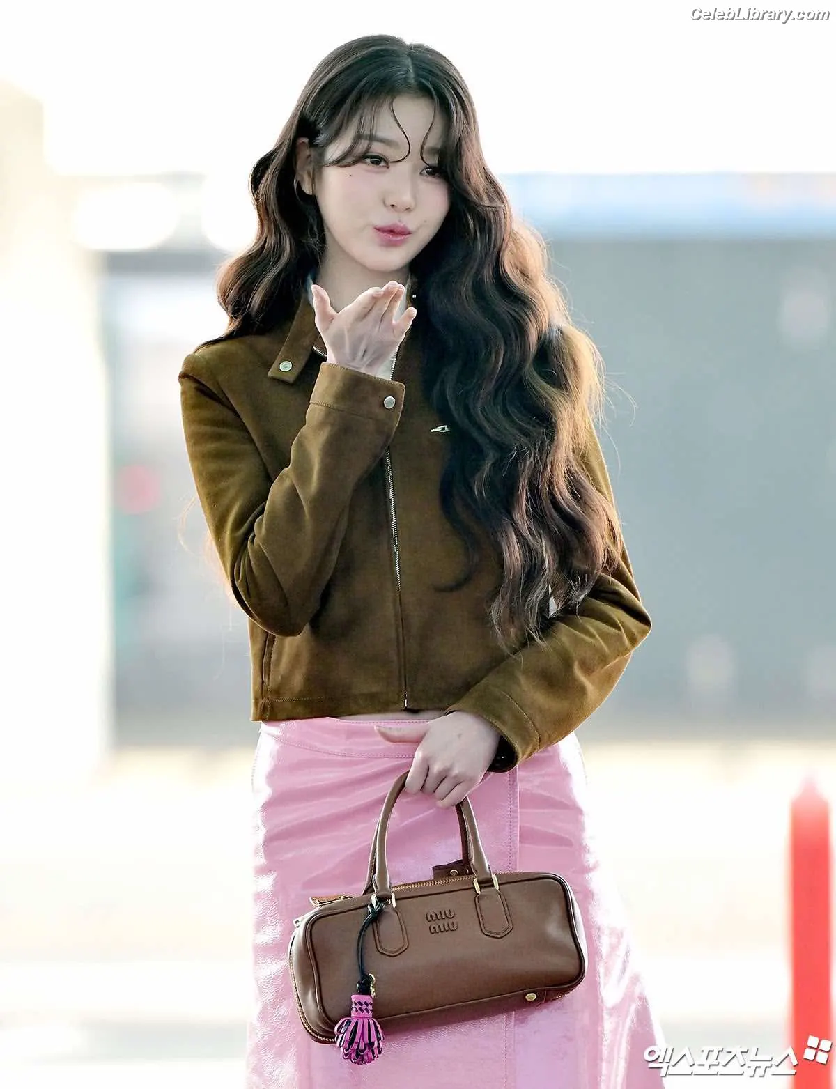 Jang Won-young  장원영 WONYOUNG photo 4 of 5845