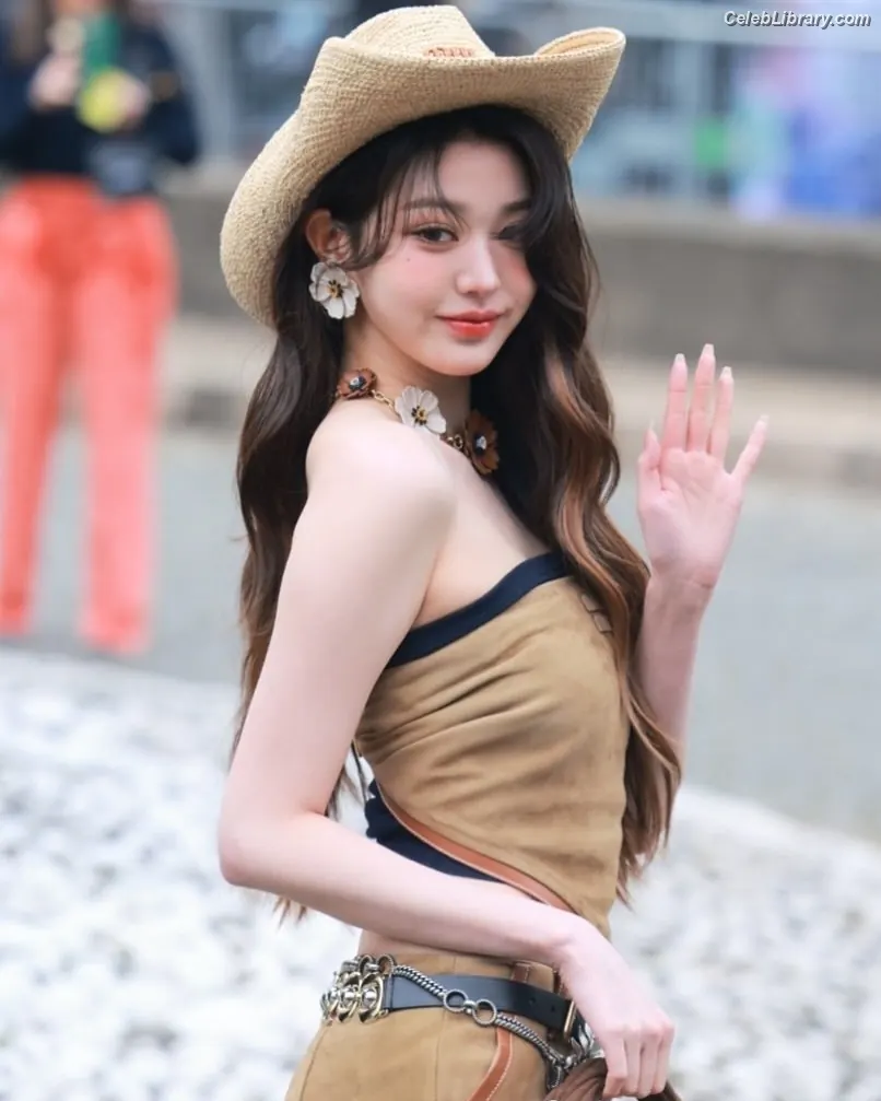 Jang Won-young 장원영 WONYOUNG photo 2 of 5845