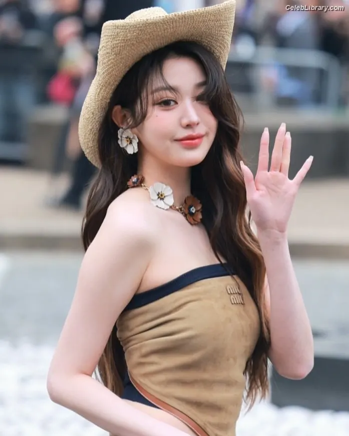 Jang Won-young 장원영 WONYOUNG photo 4 of 5845