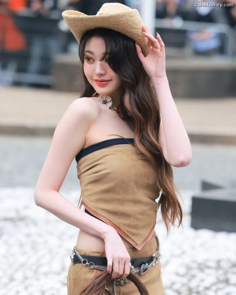 Jang Won-young 장원영 WONYOUNG photo 14 of 5845