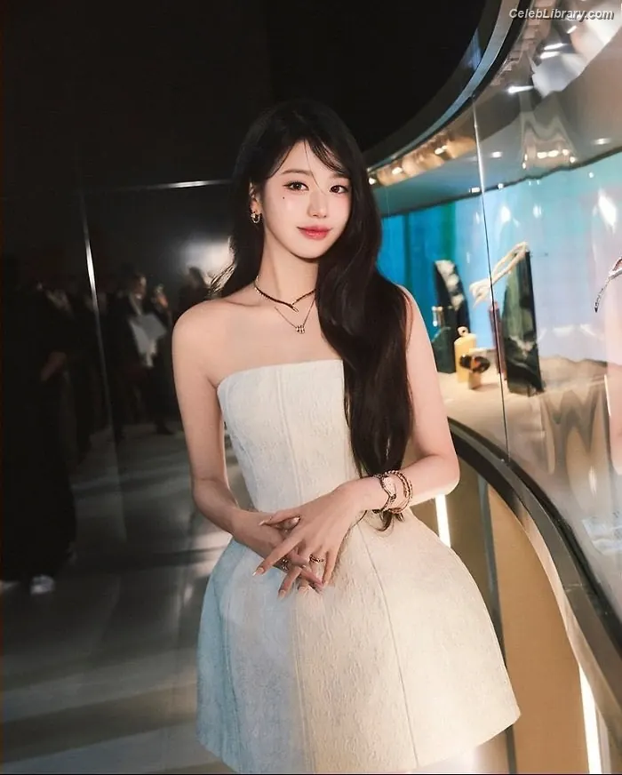 Jang Won-young  장원영 WONYOUNG photo 18 of 5845