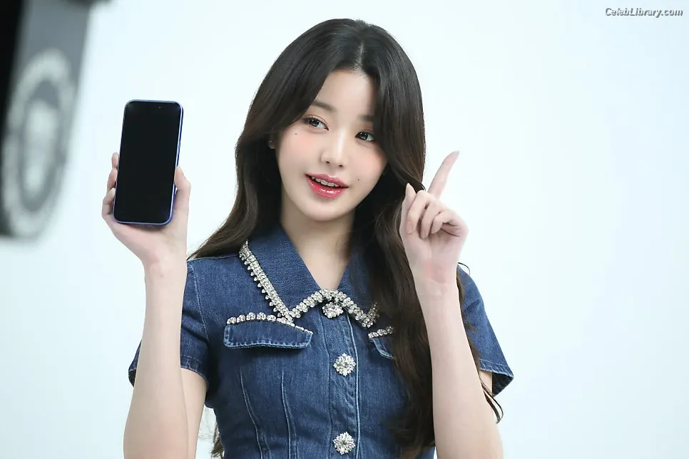 Jang Won-young  장원영 WONYOUNG photo 10 of 5845