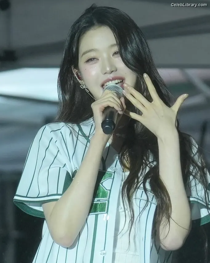 Jang Won-young  장원영 WONYOUNG photo 20 of 5845