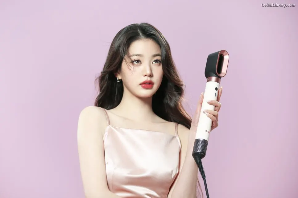 Jang Won-young 장원영 WONYOUNG photo 14 of 5845