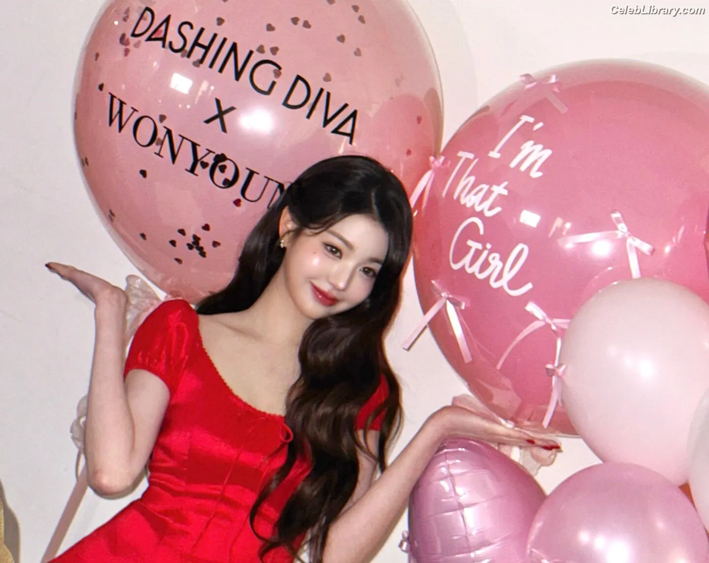 Jang Won-young 장원영 WONYOUNG photo 1 of 5845