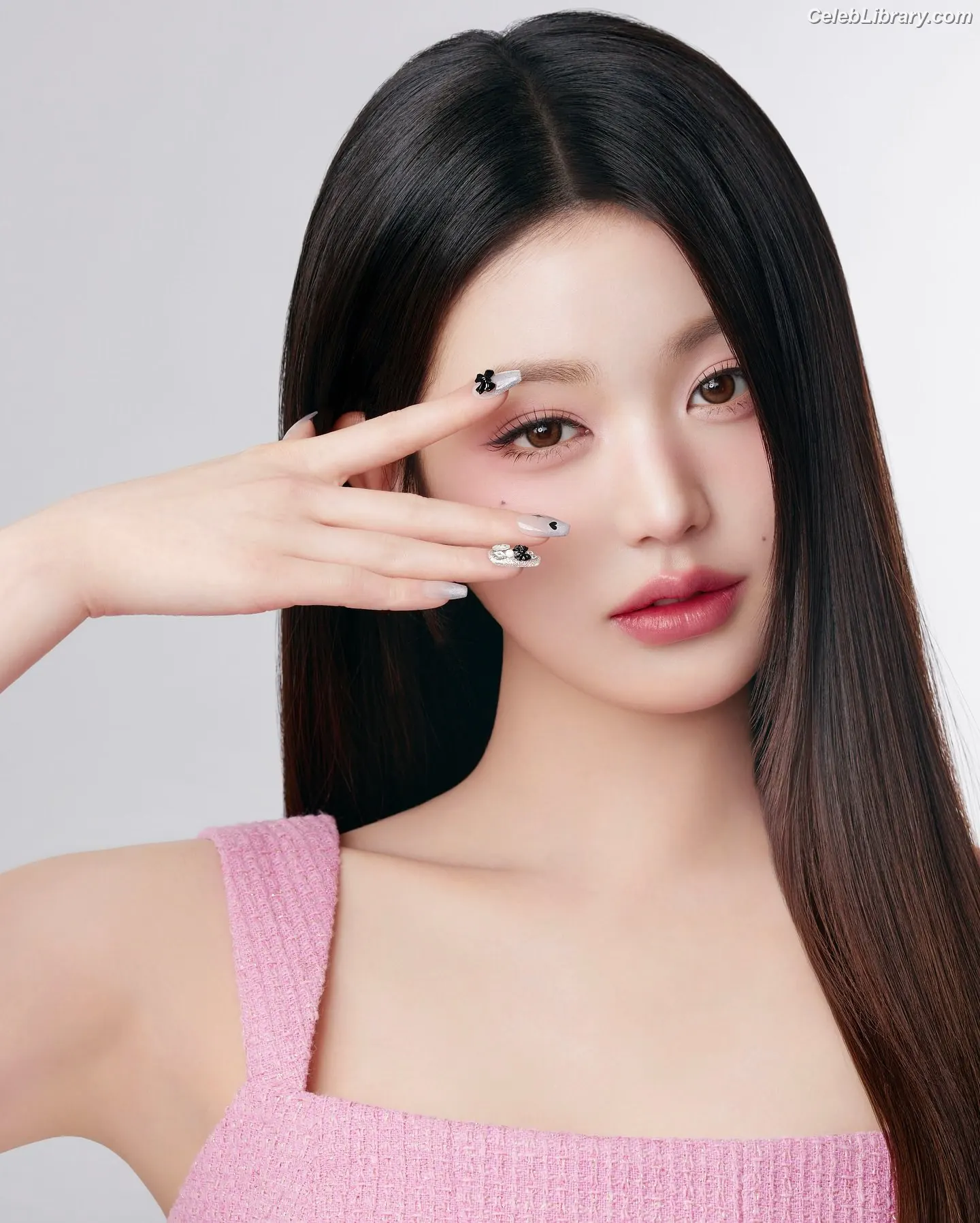 Jang Won-young  장원영 WONYOUNG photo 12 of 5845