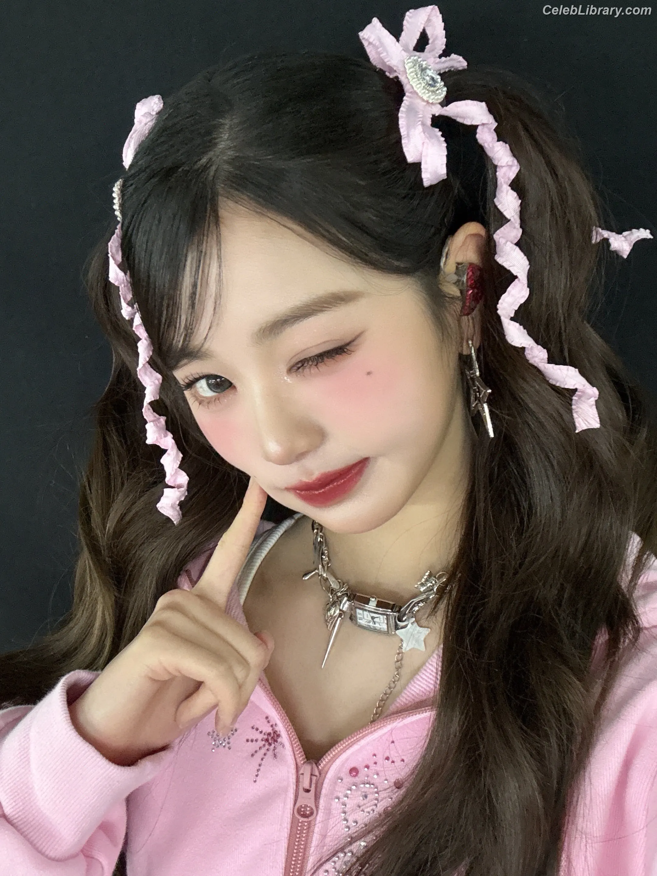 Jang Won-young  장원영 WONYOUNG photo 1 of 5845