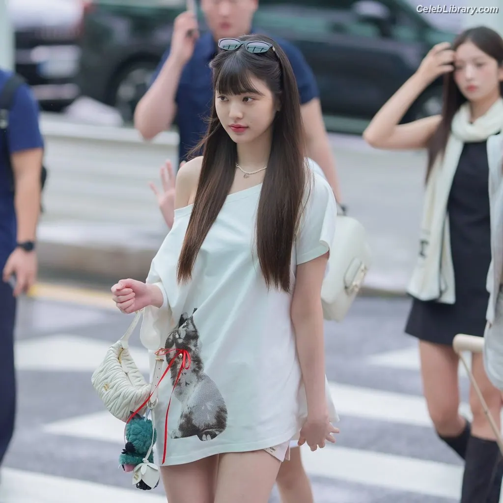 Jang Won-young  장원영 WONYOUNG photo 19 of 5845