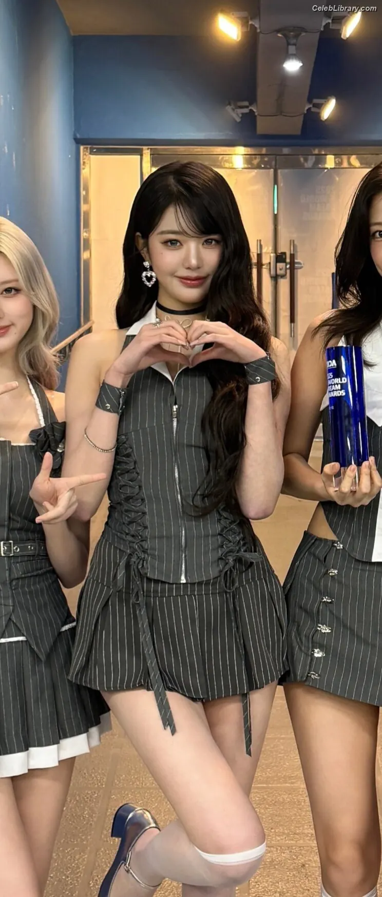 Jang Won-young  장원영 WONYOUNG photo 2 of 5845