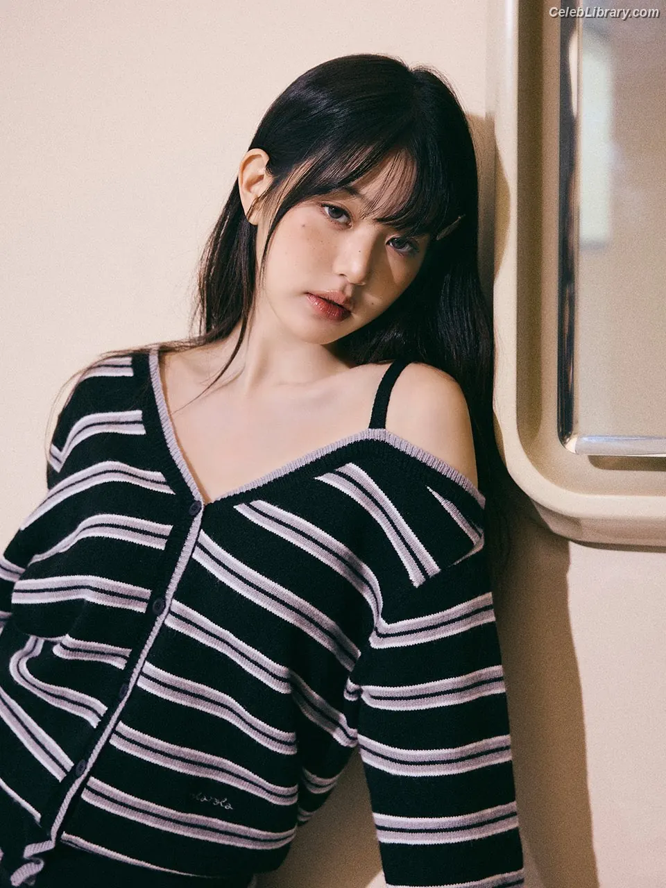 Jang Won-young  장원영 WONYOUNG photo 23 of 5845