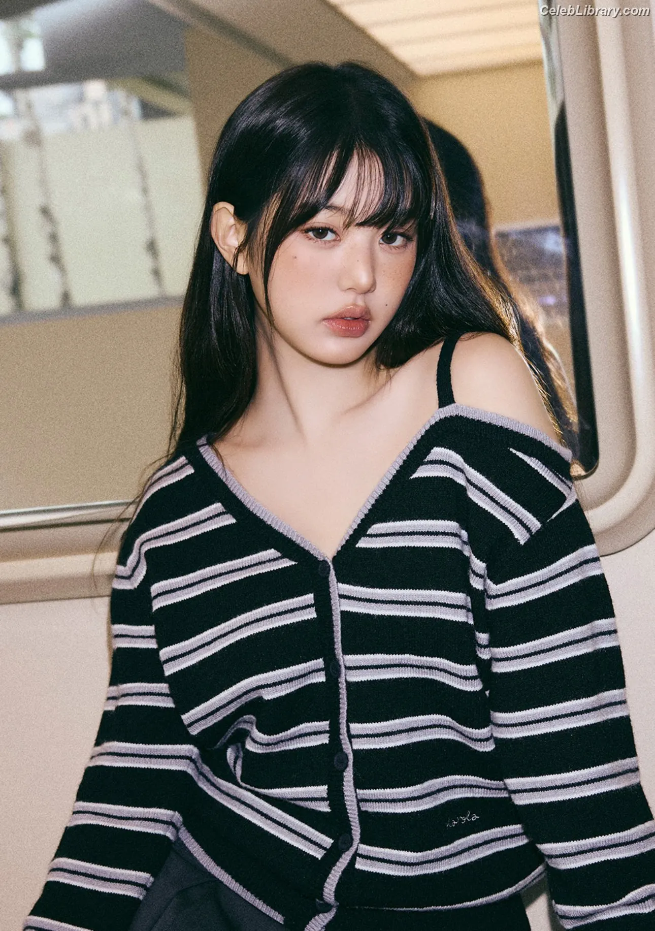 Jang Won-young 장원영 WONYOUNG photo 1 of 5845