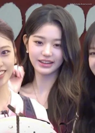 Jang Won-young 장원영 WONYOUNG photo 24 of 5845