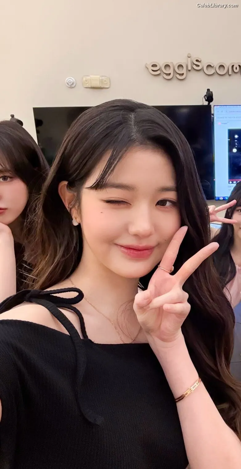 Jang Won-young 장원영 WONYOUNG photo 5 of 5845