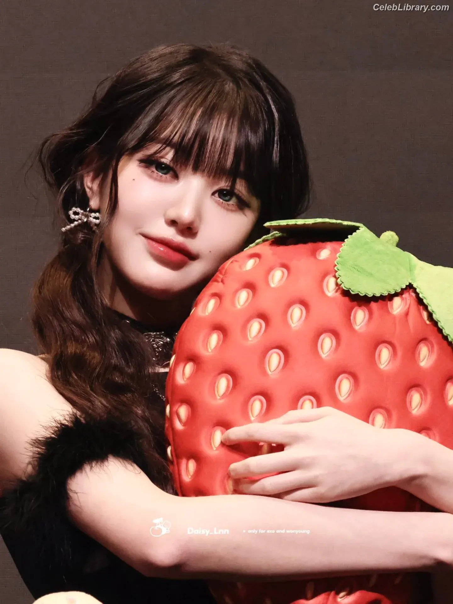 Jang Won-young 장원영 WONYOUNG photo 11 of 5845