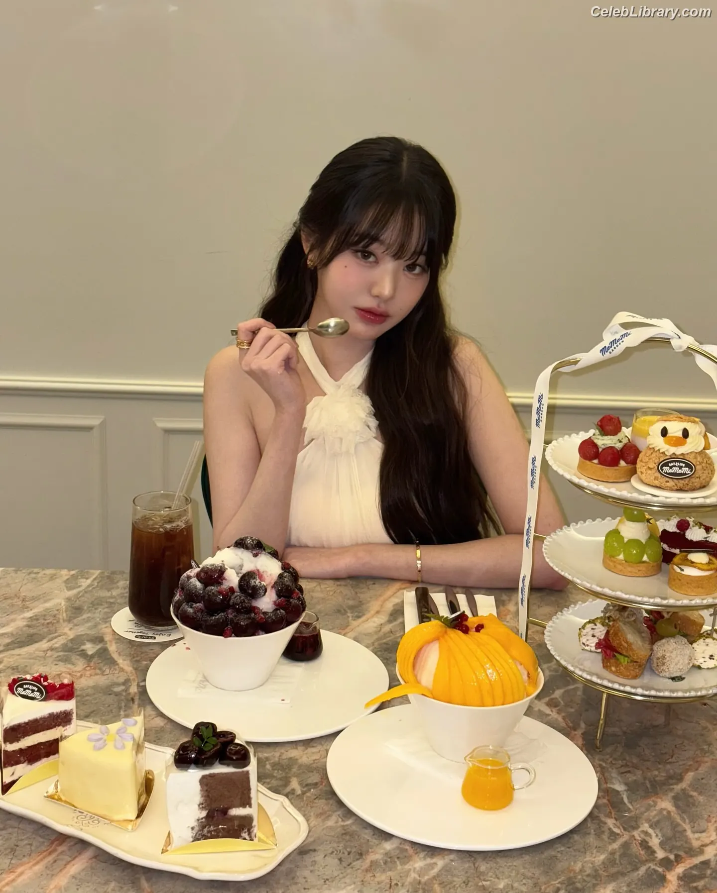 Jang Won-young  장원영 WONYOUNG photo 8 of 5845